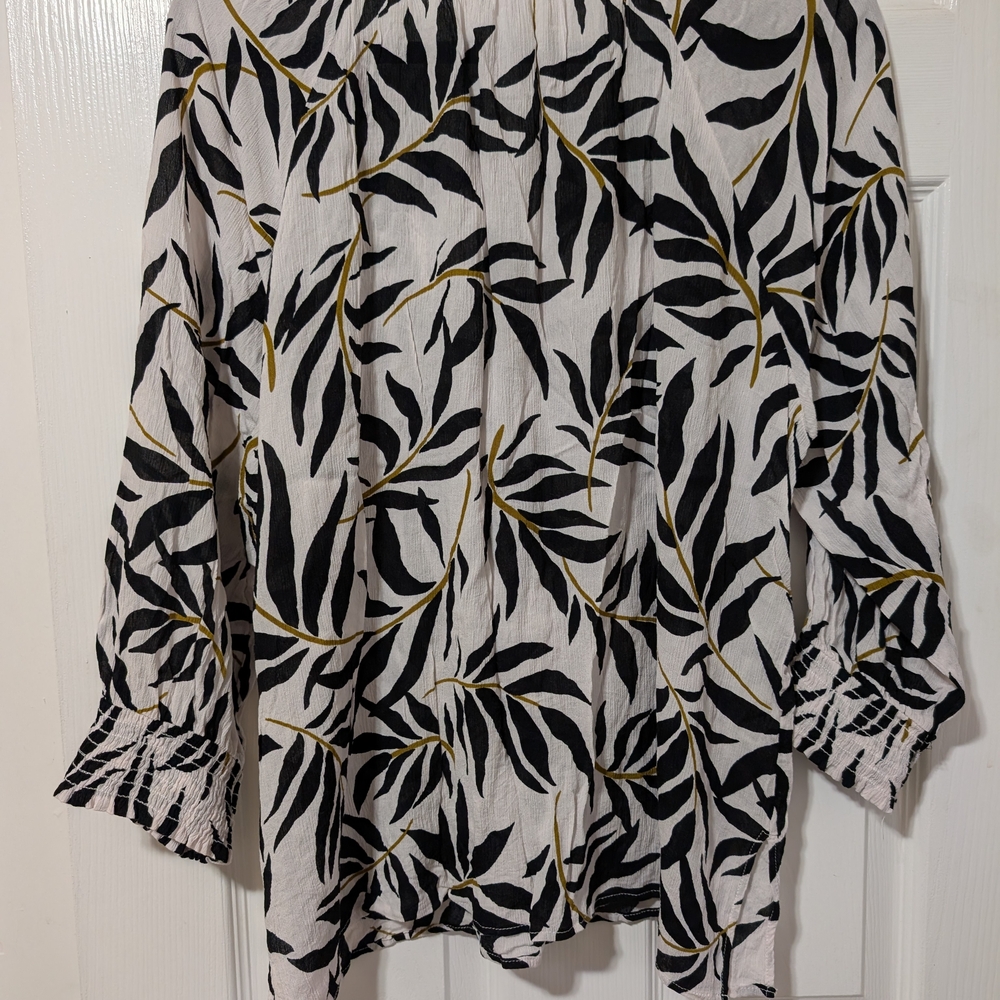 NY Collection Black and White Notched Collar Blouse - Picture 4 of 7